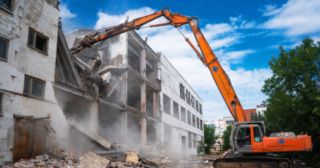 Промышленный демонтаж зданий Сорочинск, цена от 2903 руб.